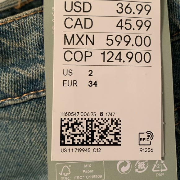 Cute 90s baggy jeans style from H&M - Picture 4 of 4